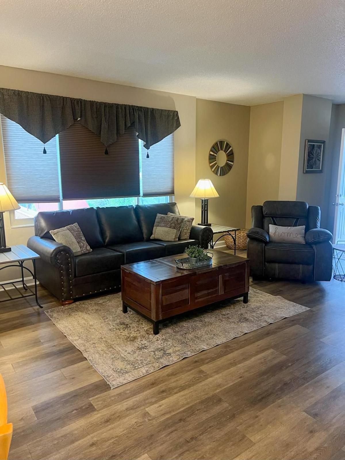 River Place #401 2bd Holiday home