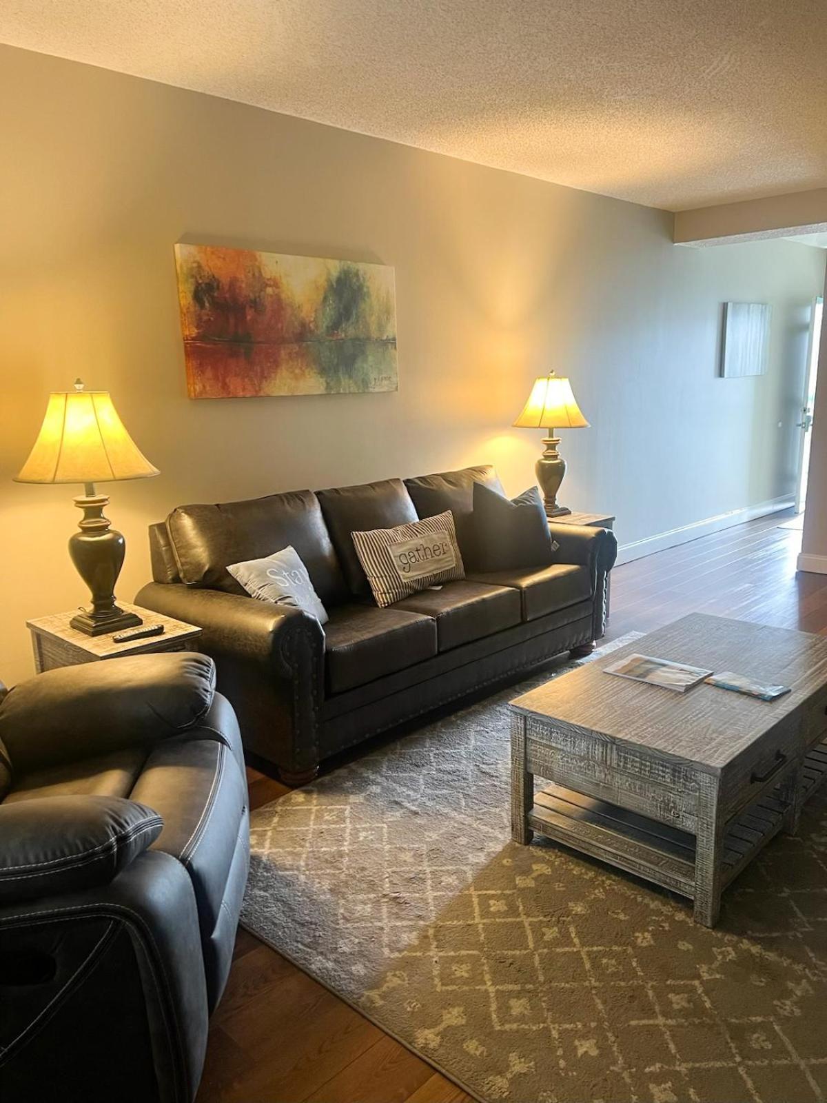 River Place #205 2bd Holiday home *