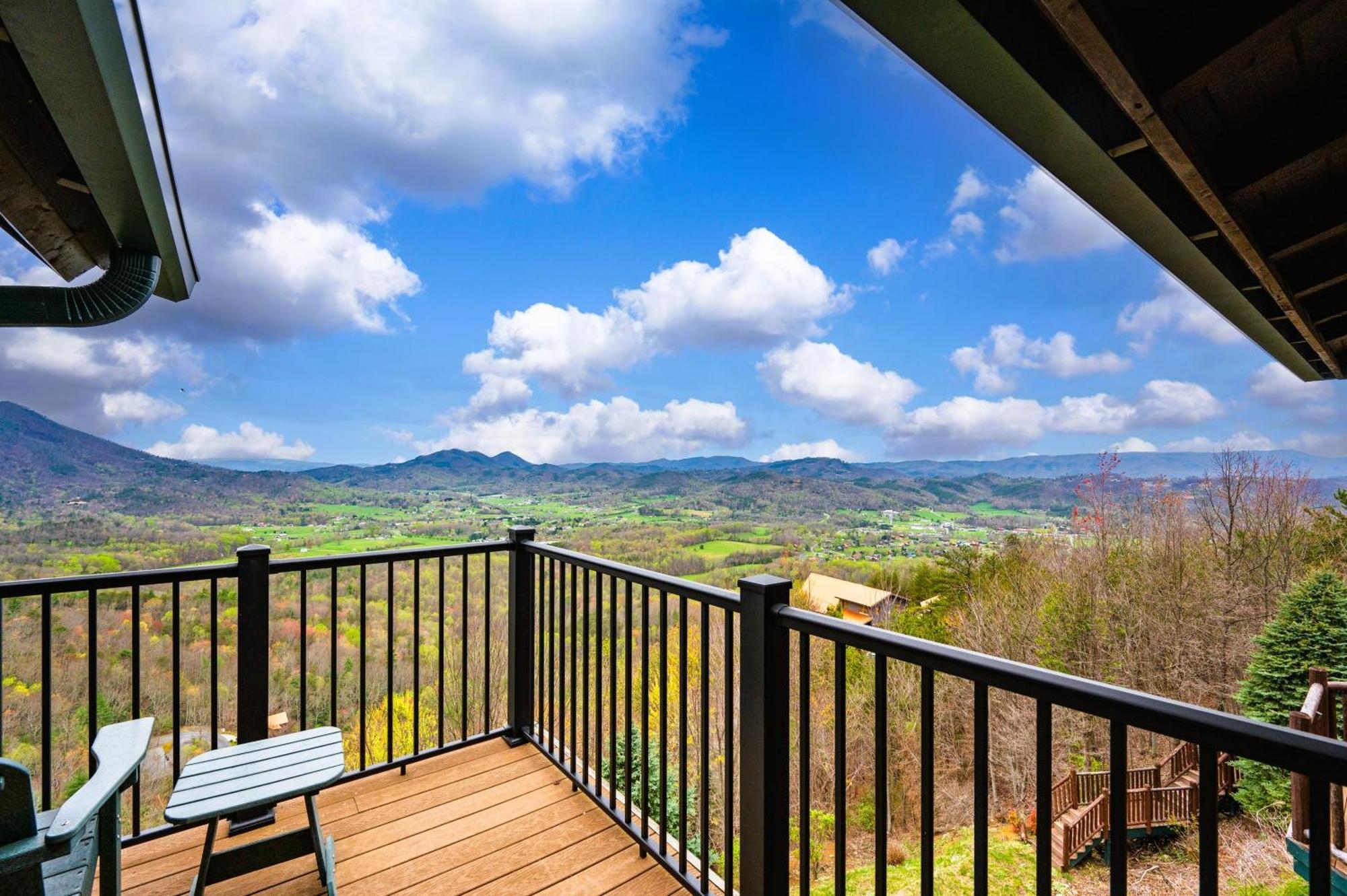Scenic Views Estate *