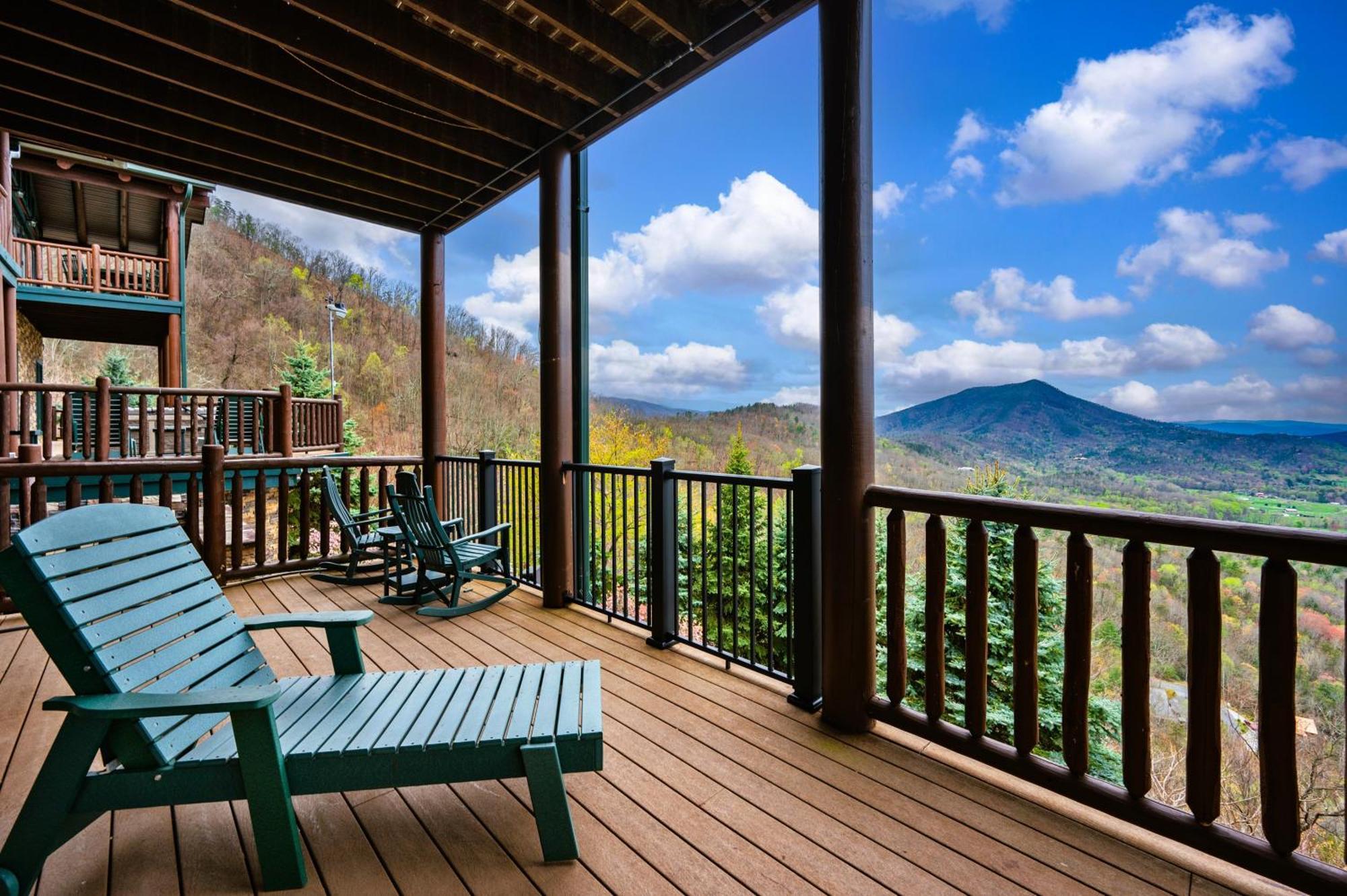 Scenic Views Estate *