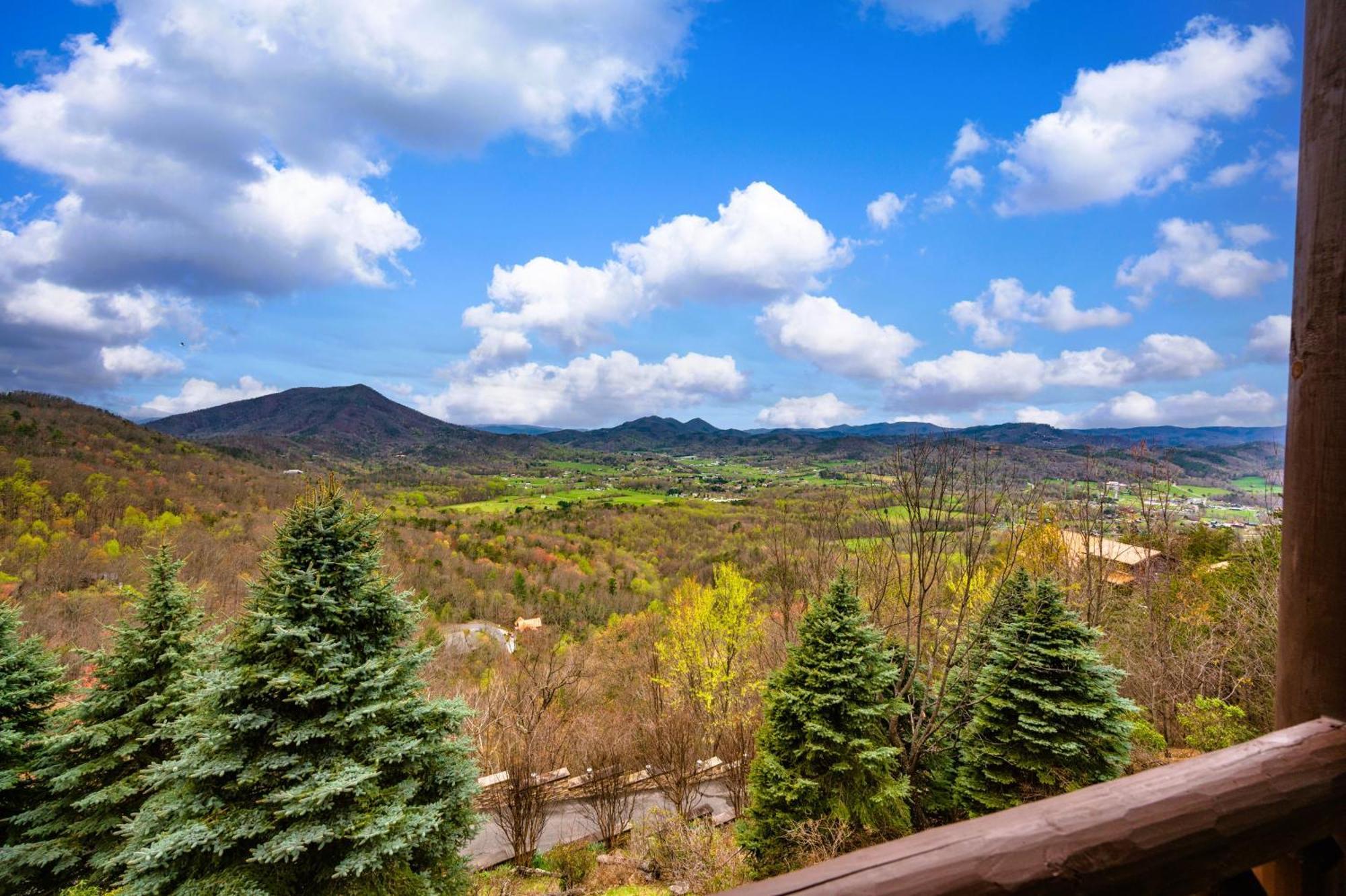 Villa Scenic Views Estate Pigeon Forge