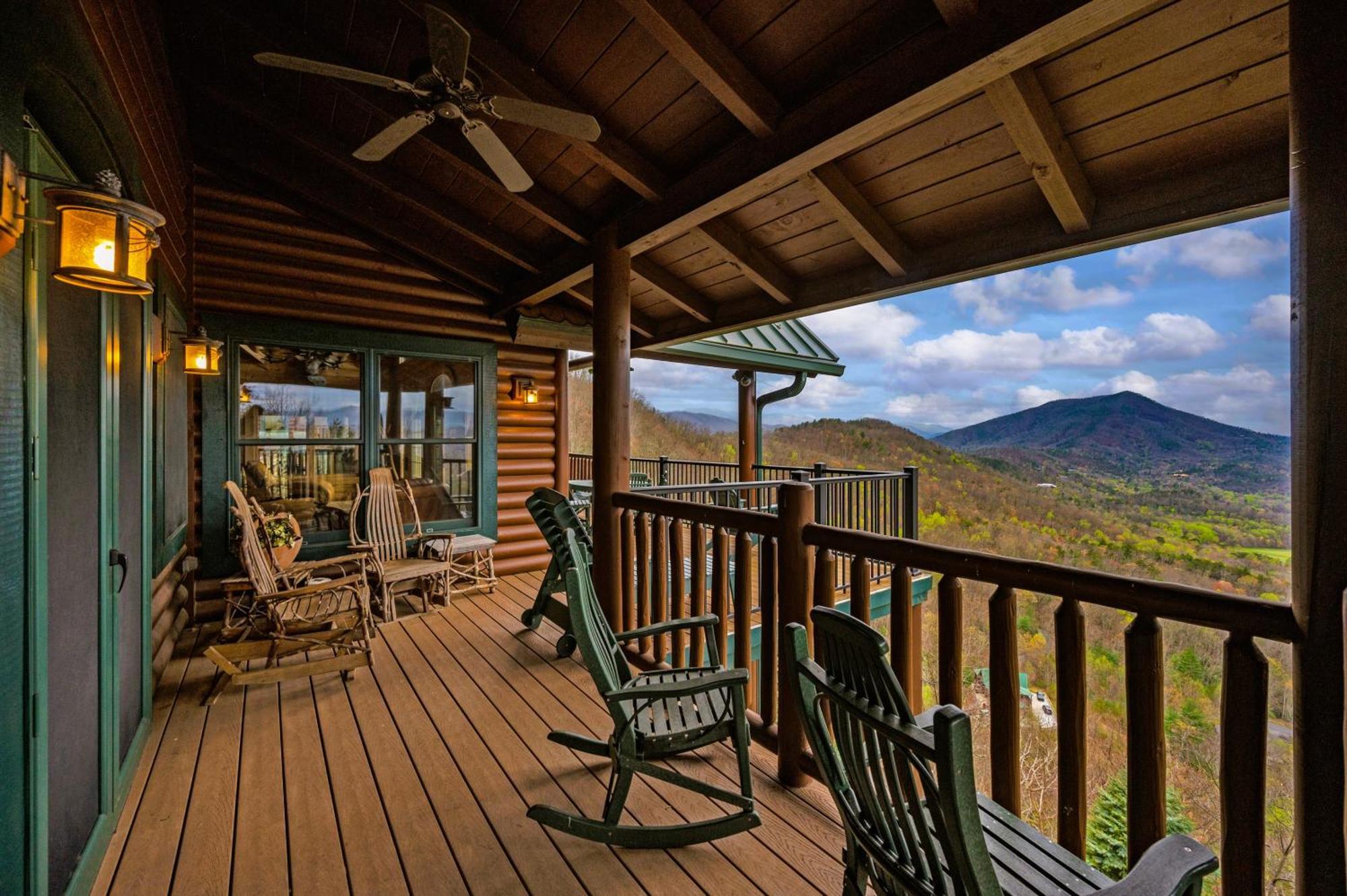 Scenic Views Estate Villa *