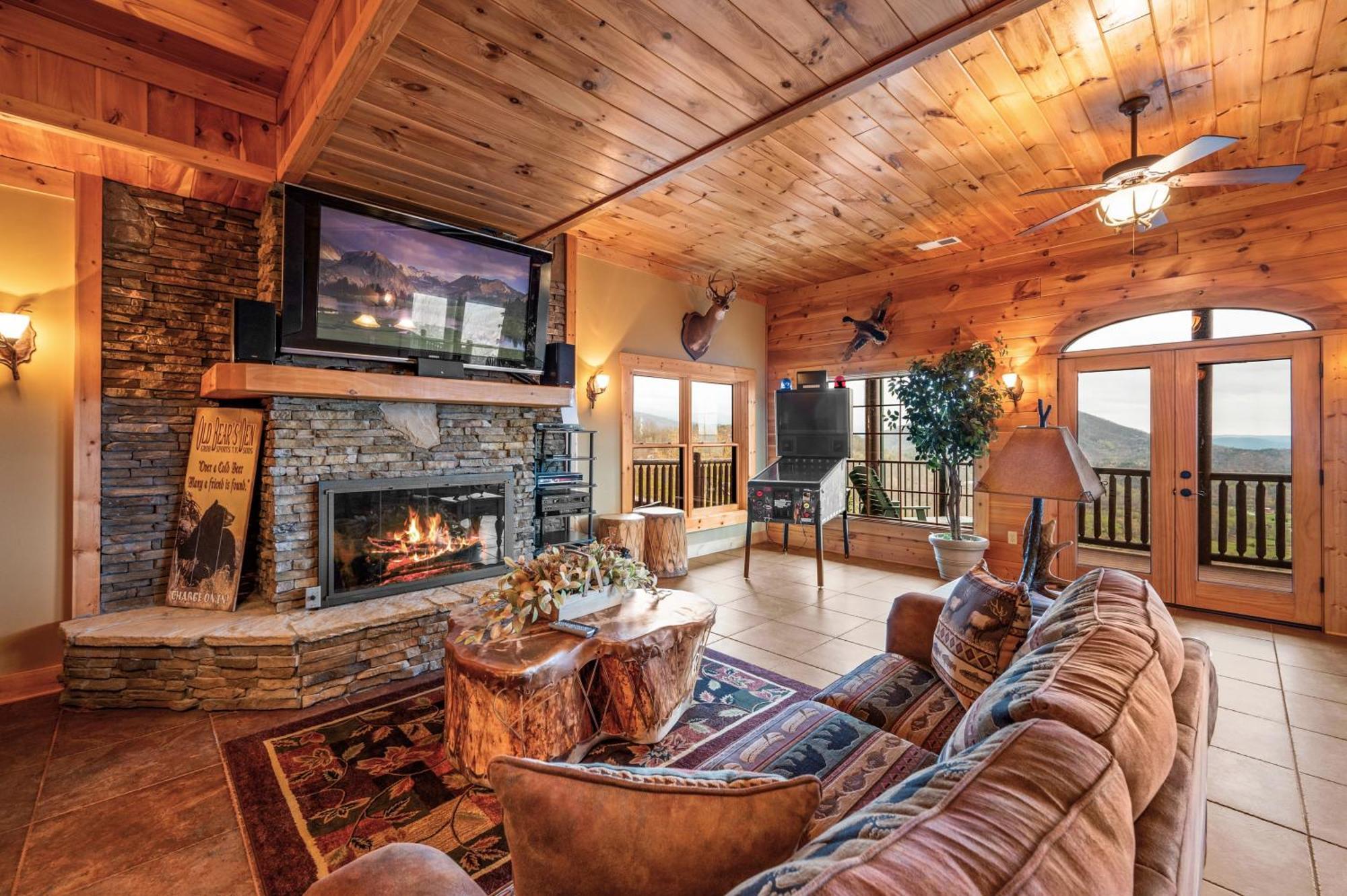 Villa Scenic Views Estate Pigeon Forge