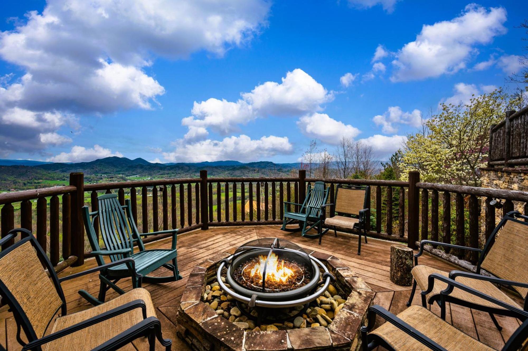 Scenic Views Estate Pigeon Forge