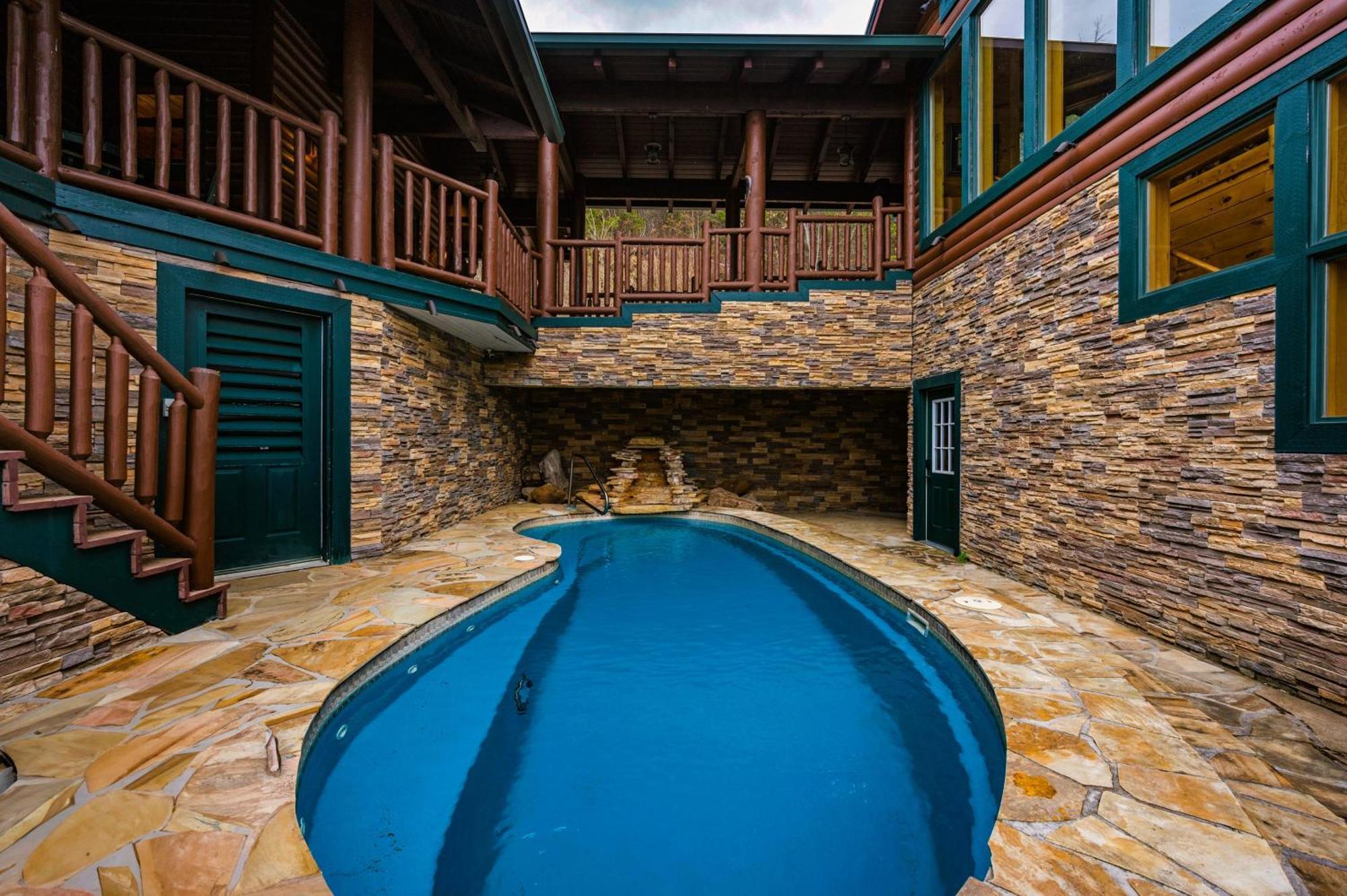 Scenic Views Estate Villa *