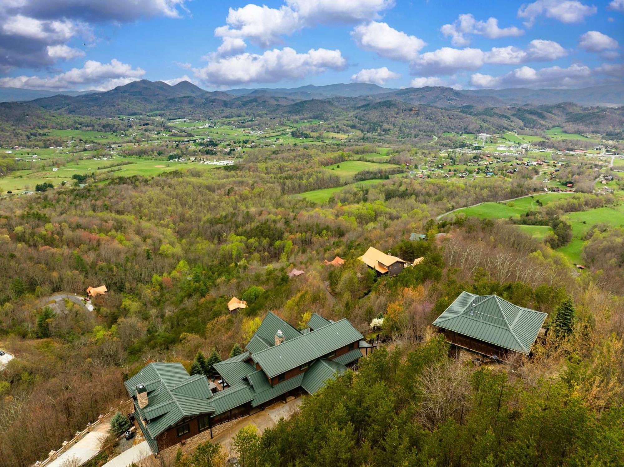 Villa Scenic Views Estate *