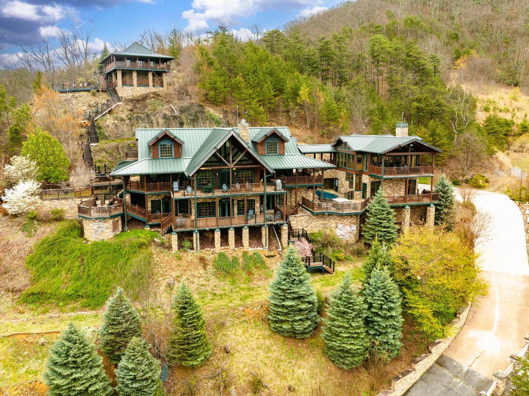 Scenic Views Estate * Pigeon Forge