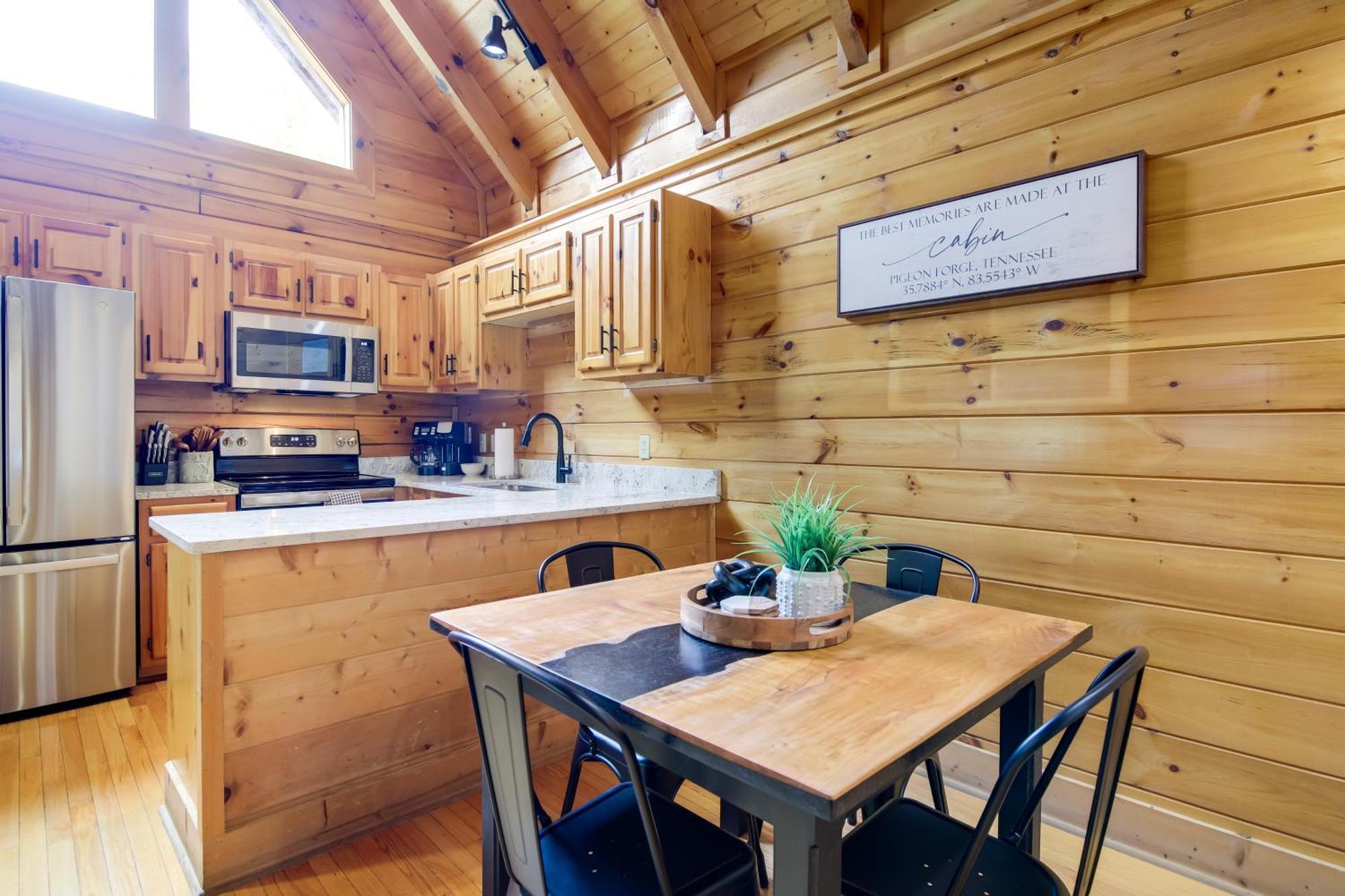 Holiday home Vacation With Private Hot Tub! *