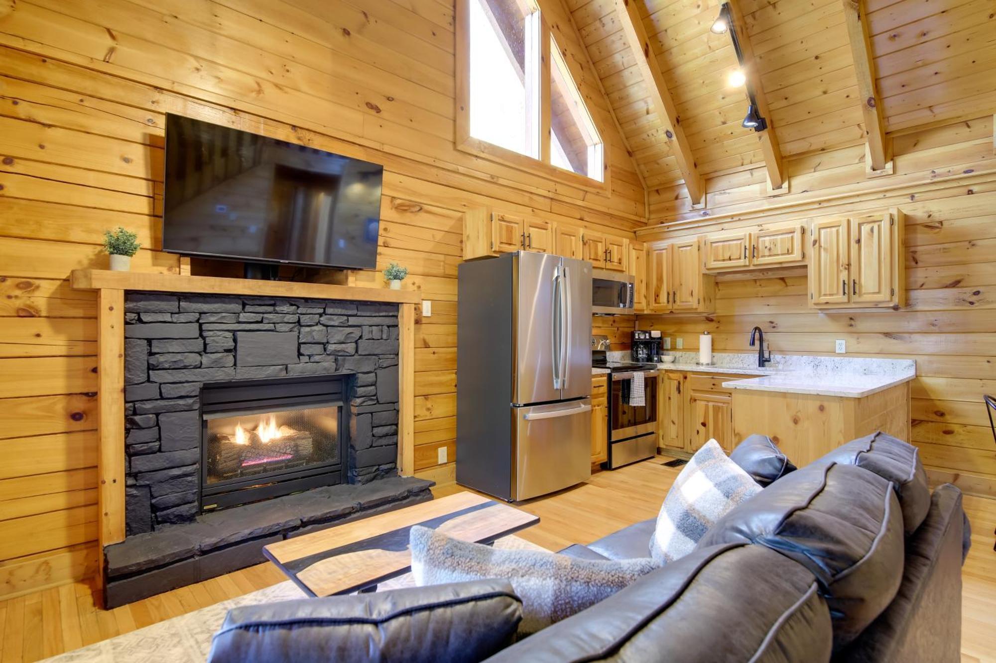 Vacation With Private Hot Tub! * Pigeon Forge