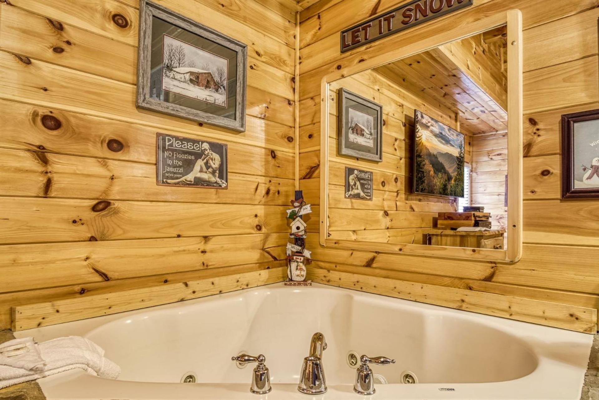 Ern854 - Wagon Wheel - Great Location! Close To The Action! Pigeon Forge