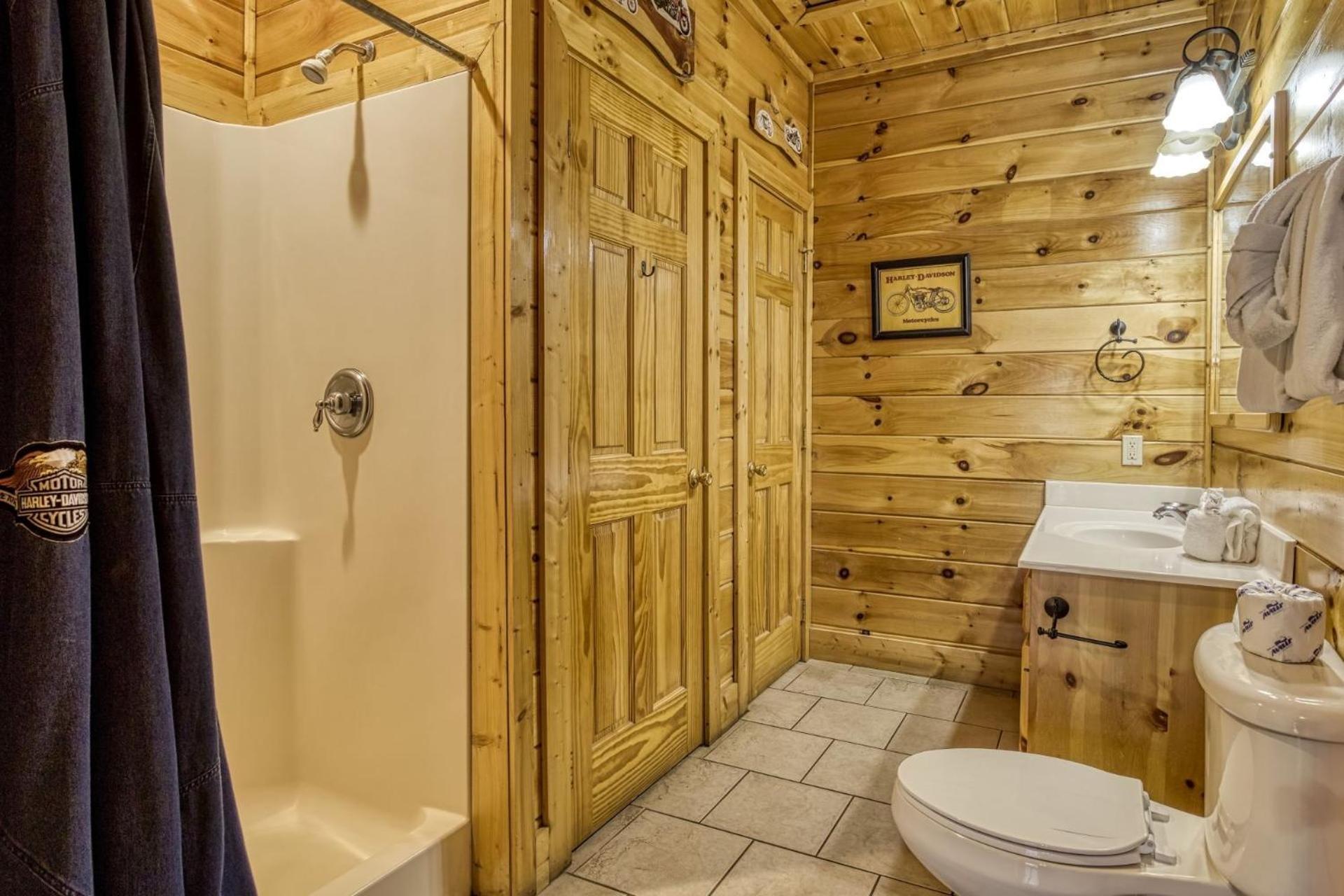 Ern854 - Wagon Wheel - Great Location! Close To The Action! Pigeon Forge