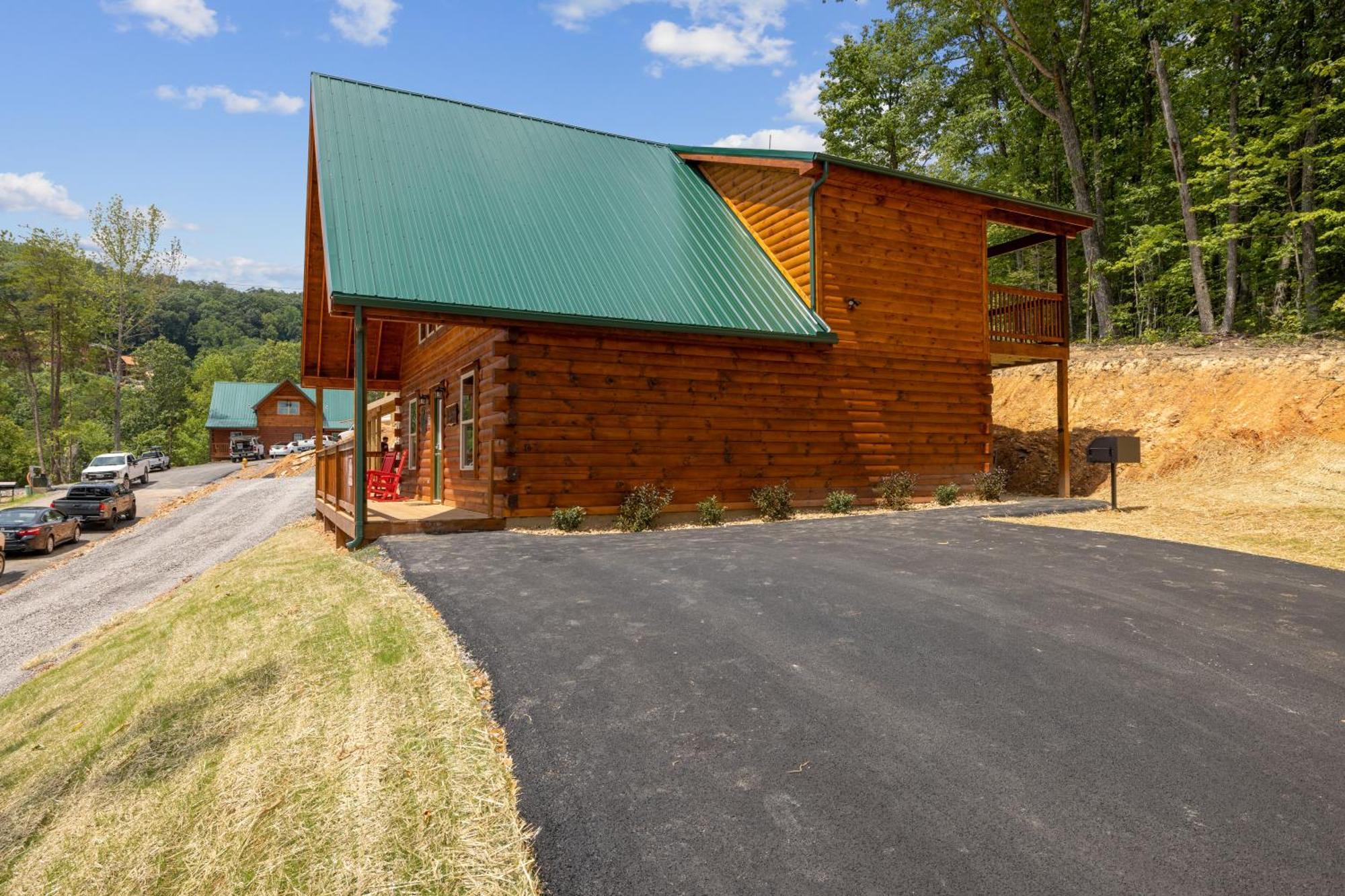 Holiday home The 3 Bears Is A Newly Built 3 Bedroom Only 3 Minutes From The Parkway! *