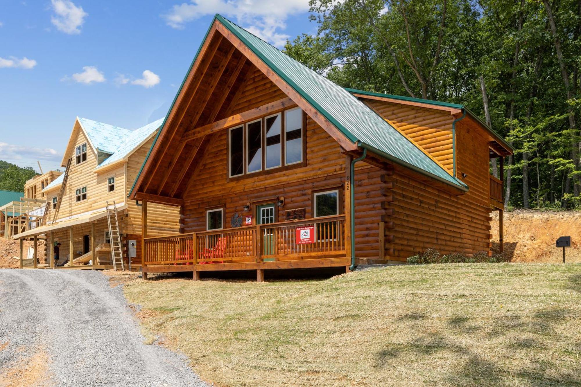 The 3 Bears Is A Newly Built 3 Bedroom Only 3 Minutes From The Parkway! *