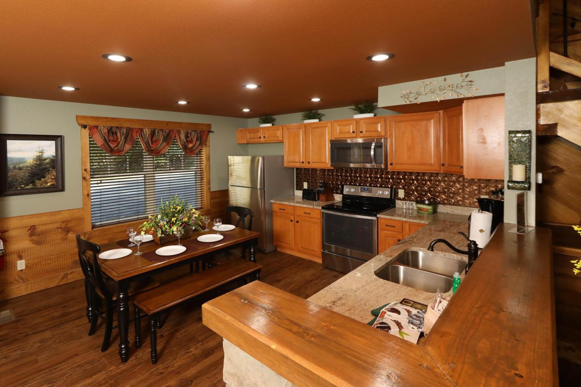 Chalet Misty Mountainside By Eden Crest Vacation *