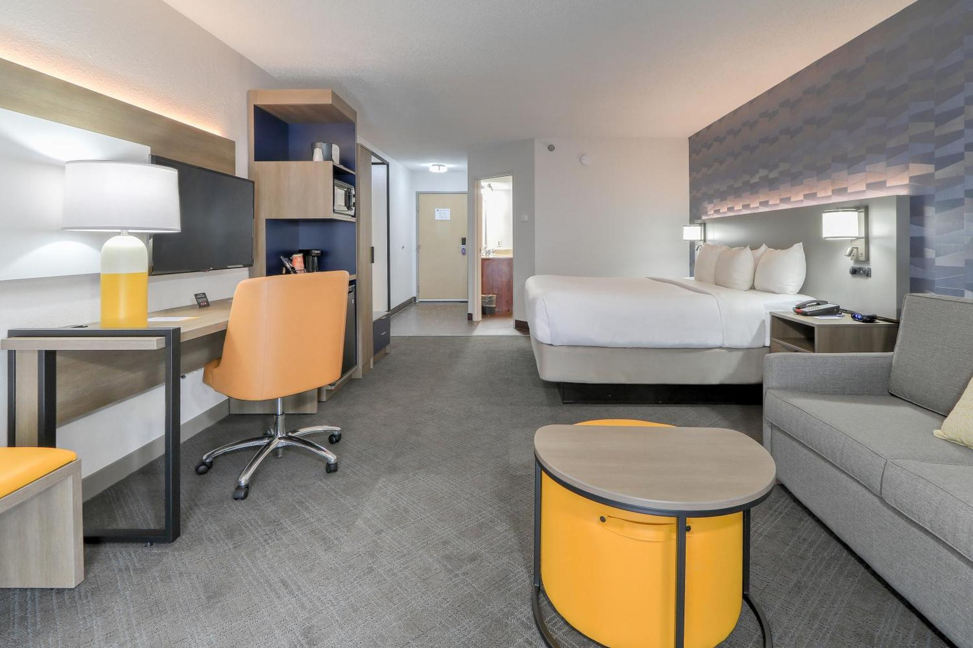 Hotel Comfort & At Dollywood Lane Pigeon Forge