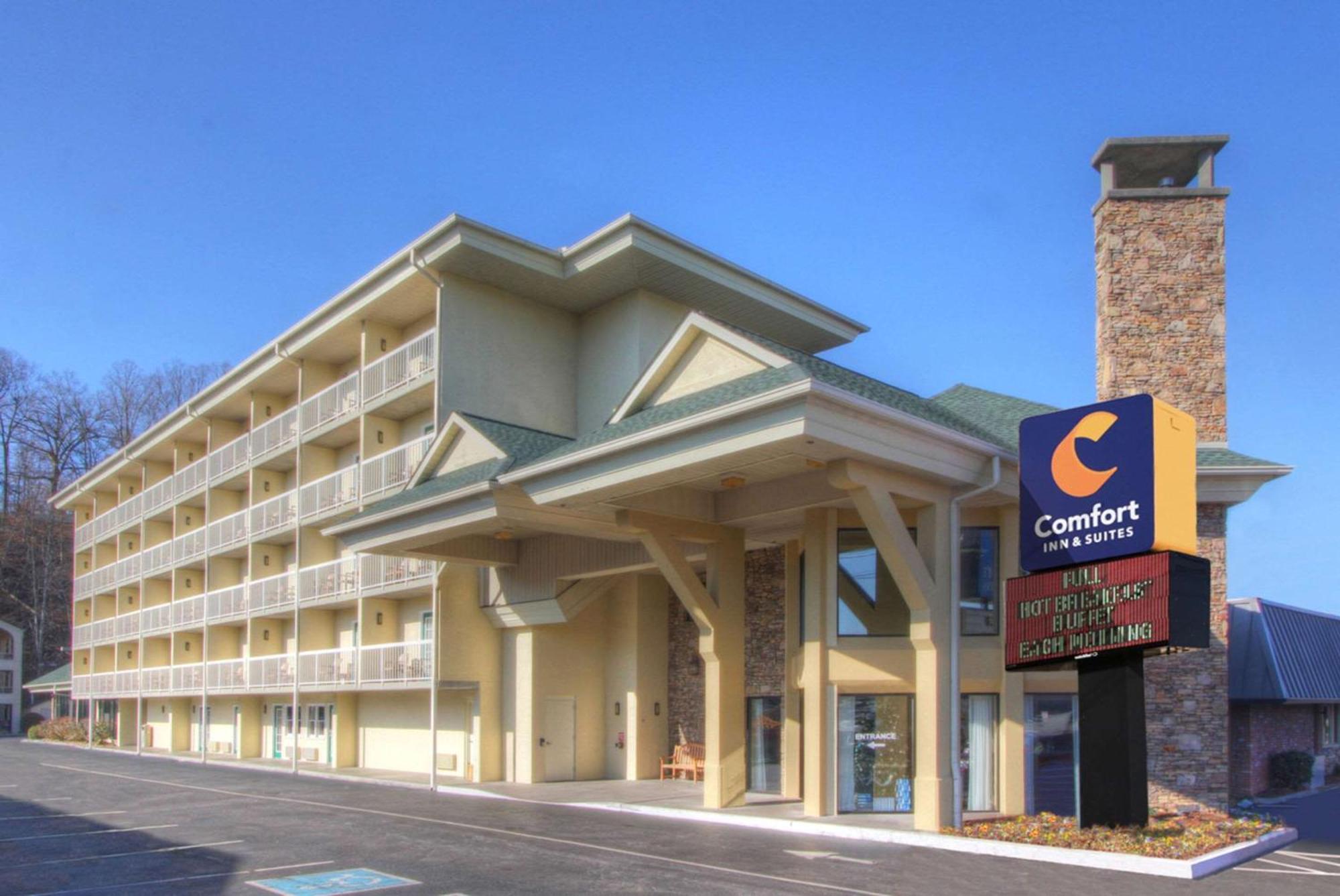 Comfort & At Dollywood Lane Pigeon Forge