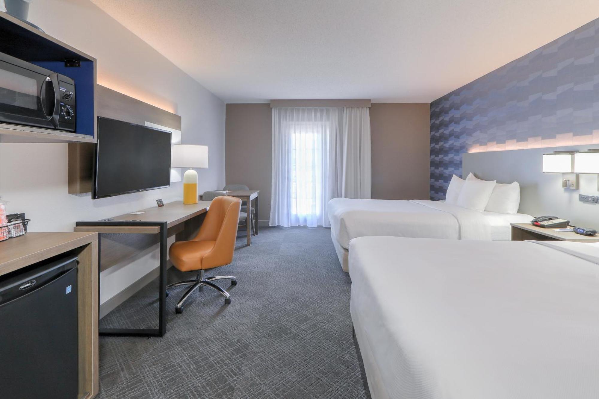 Hotel Comfort & At Dollywood Lane 2*