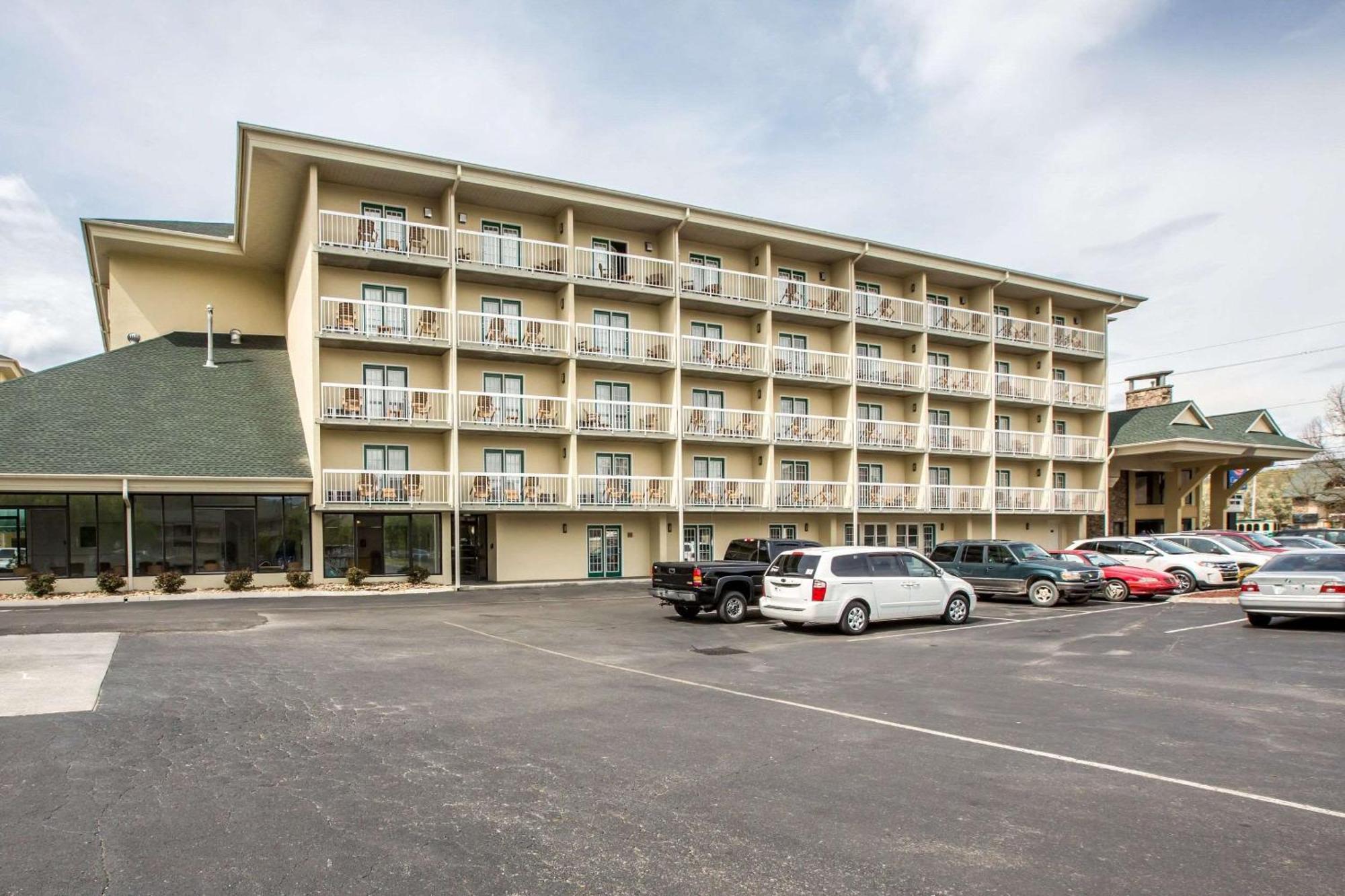 Comfort & At Dollywood Lane