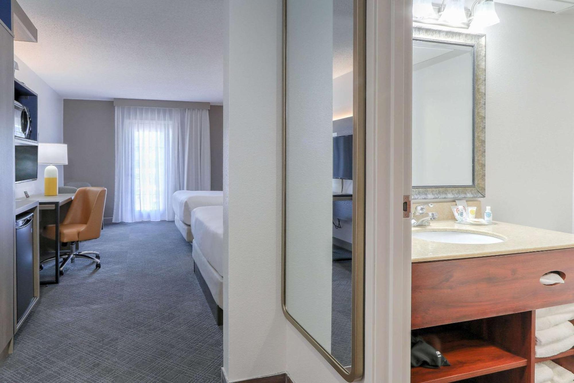 Hotel Comfort & At Dollywood Lane