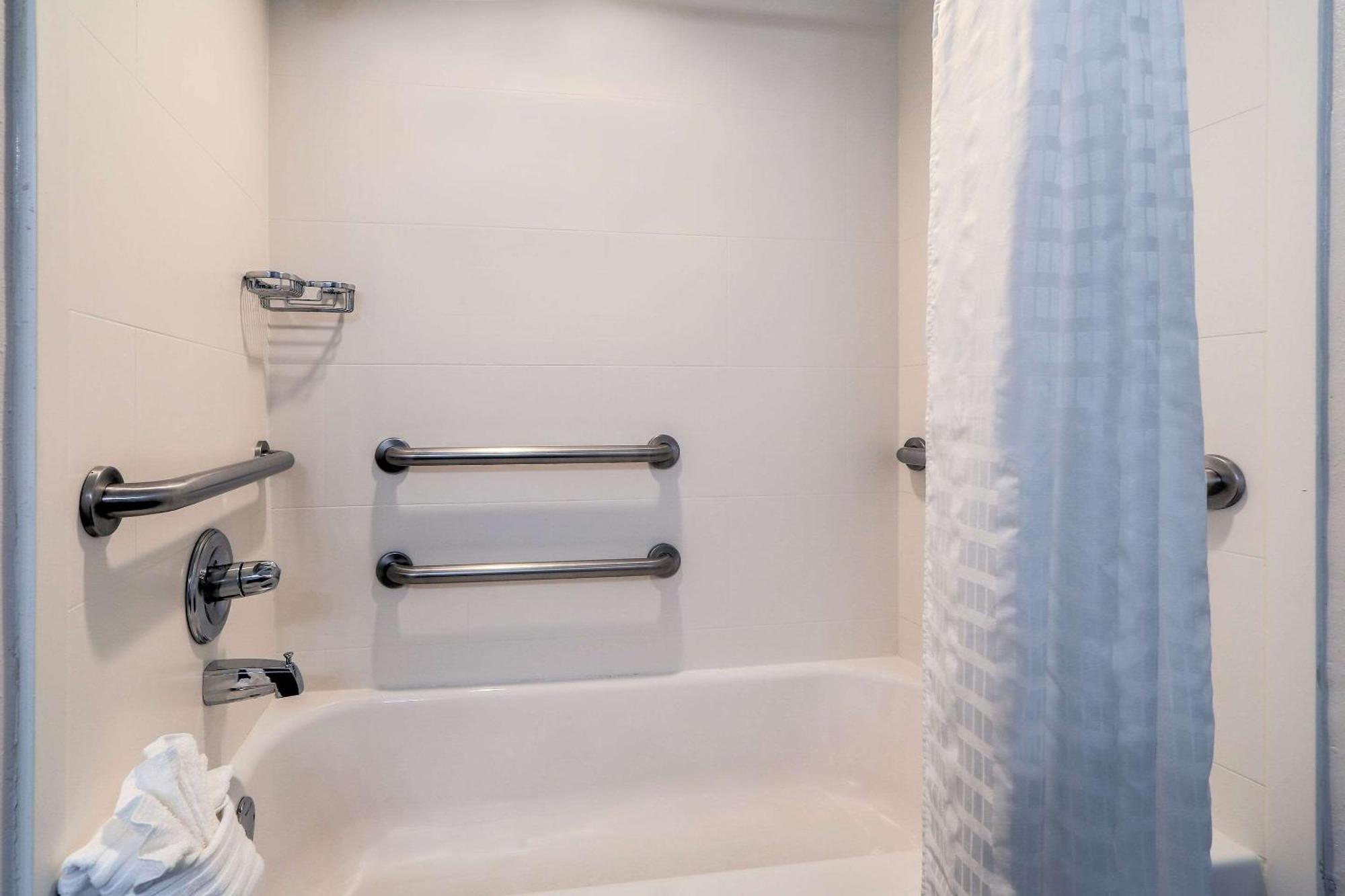 Comfort & At Dollywood Lane Pigeon Forge