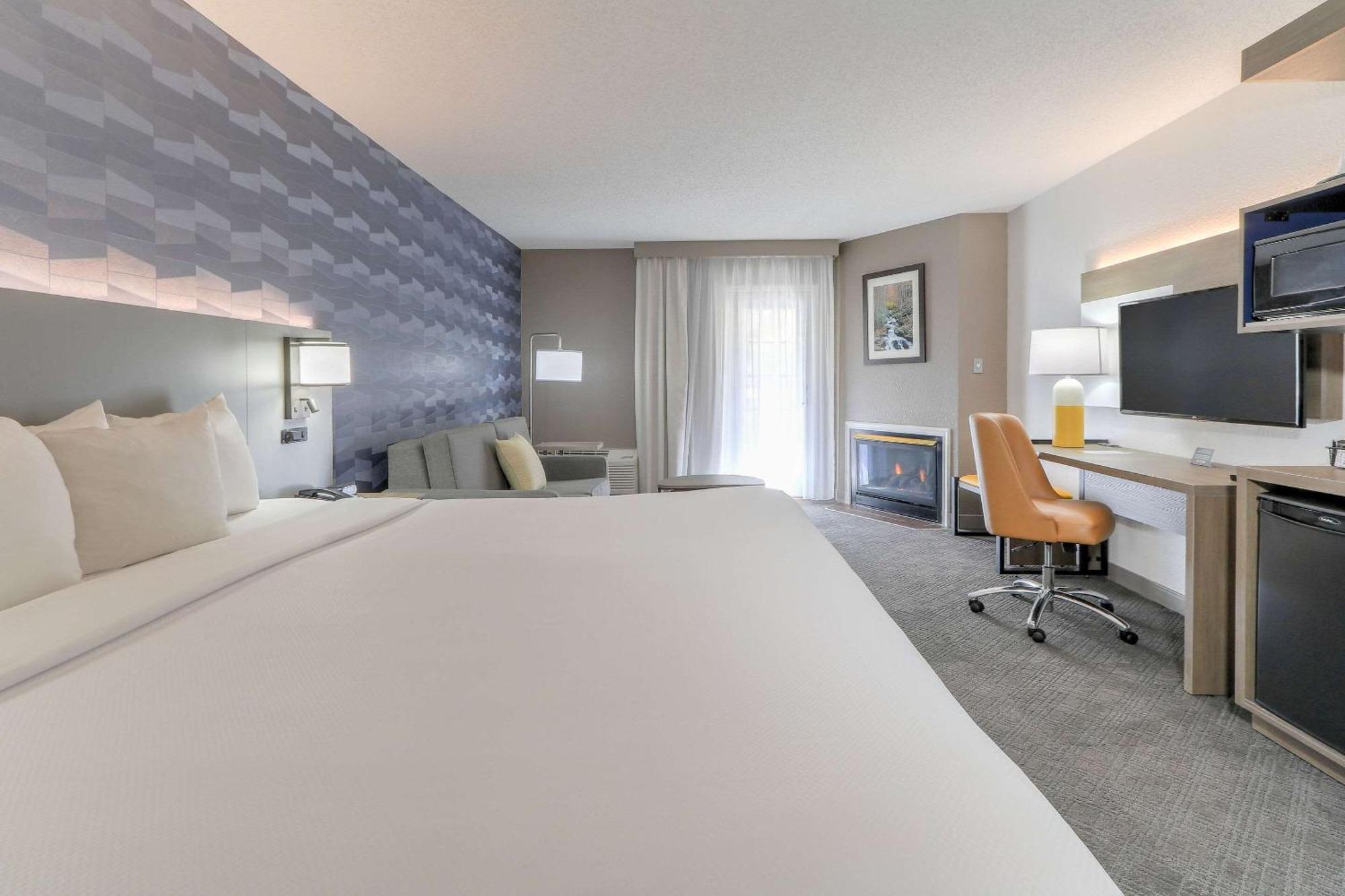 Hotel Comfort & At Dollywood Lane