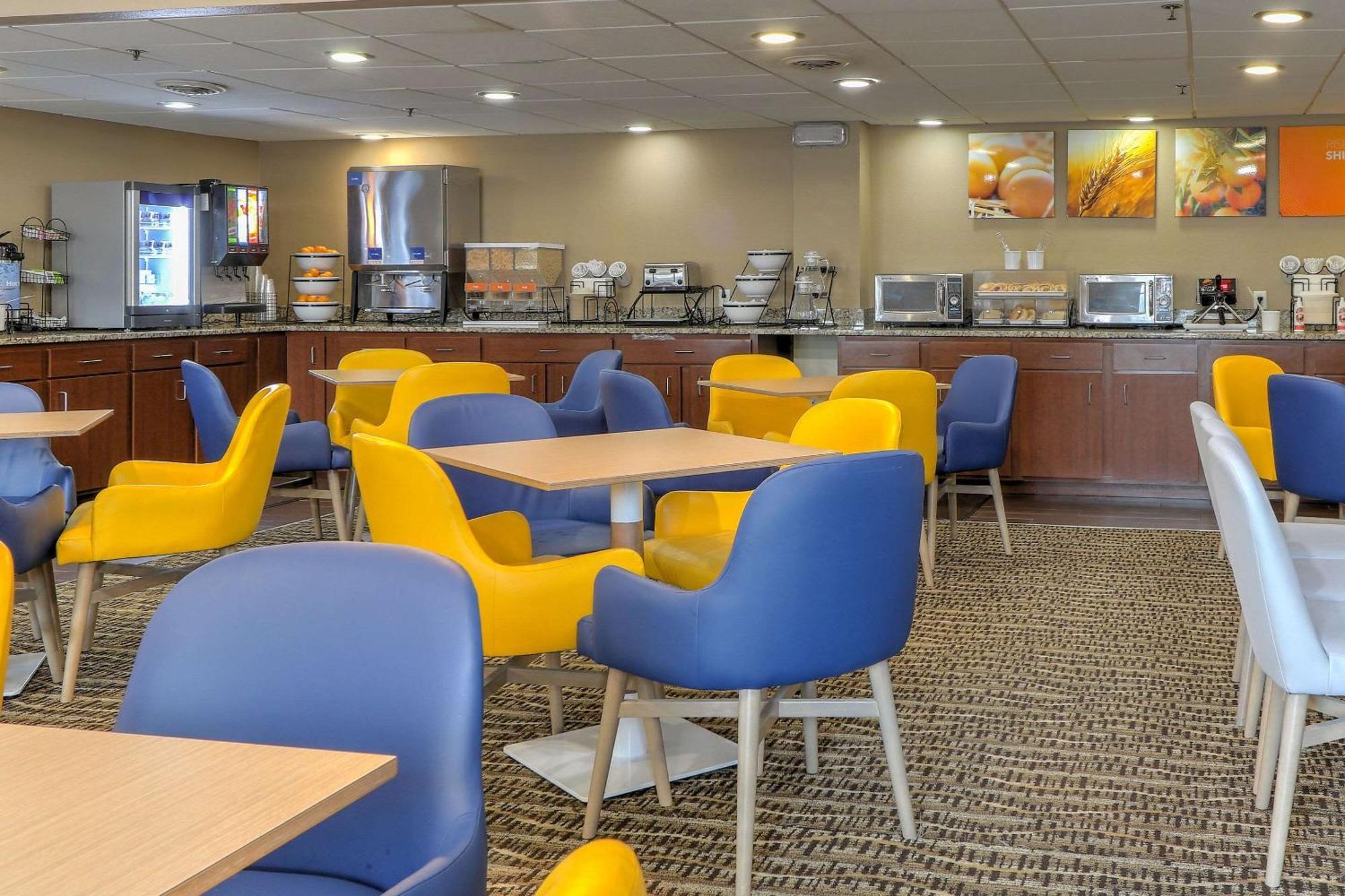 Comfort & At Dollywood Lane Hotel Pigeon Forge