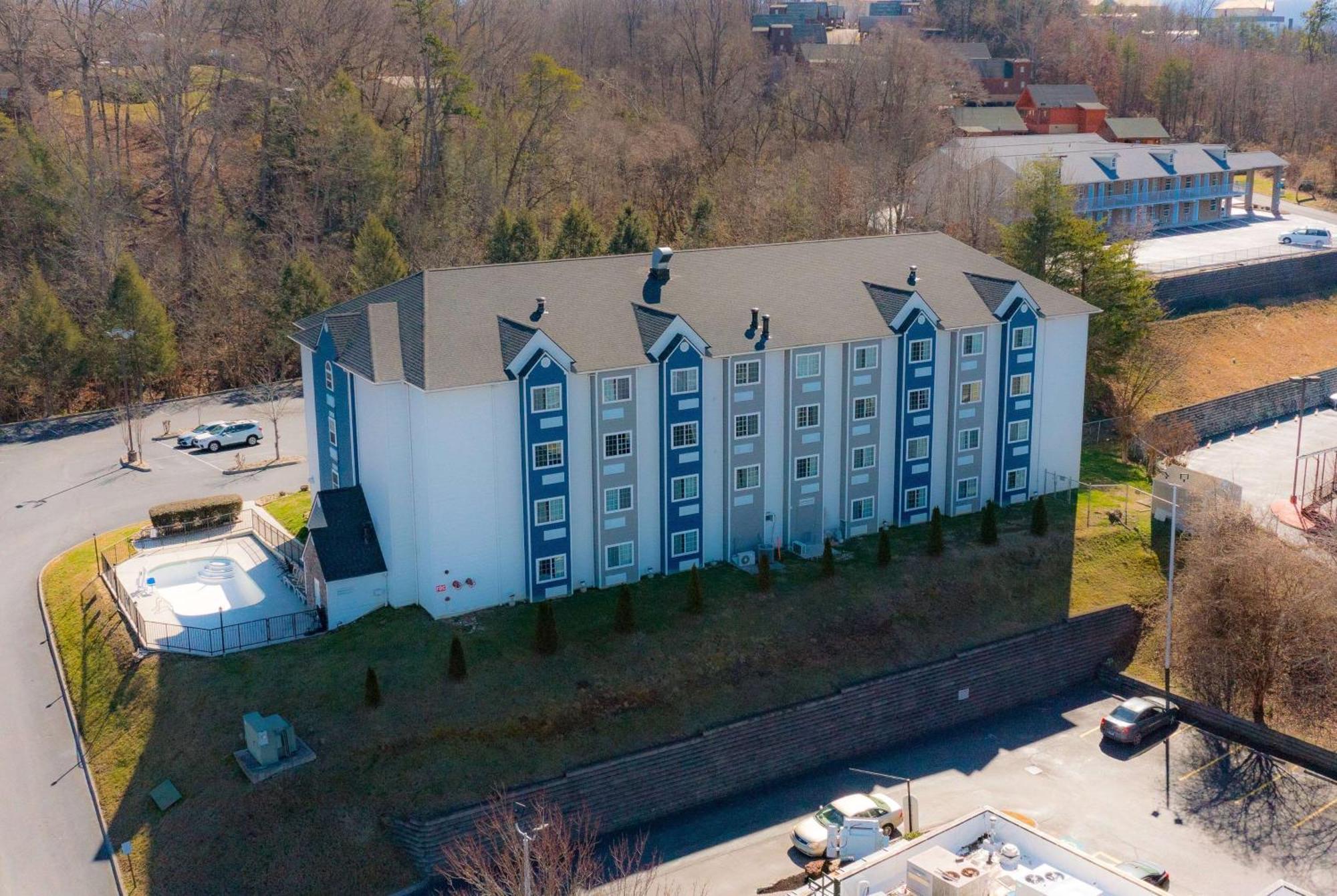 Microtel & By Wyndham Hotel 3*