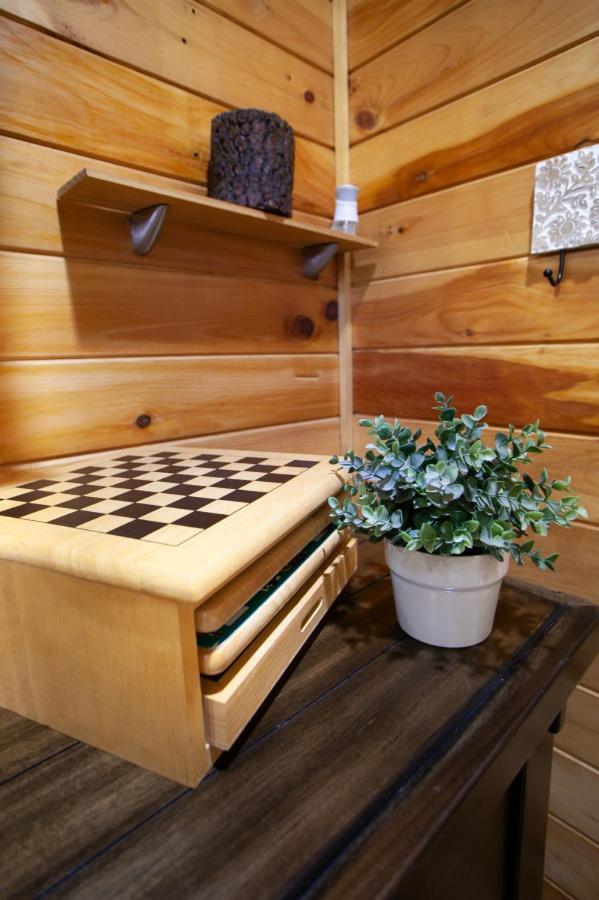 Ravens Hollow Private Pool Hot Tub Games Holiday home *