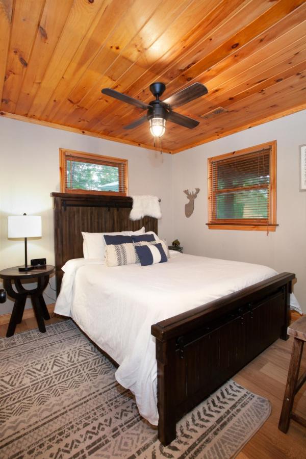 Ravens Hollow Private Pool Hot Tub Games Holiday home Pigeon Forge
