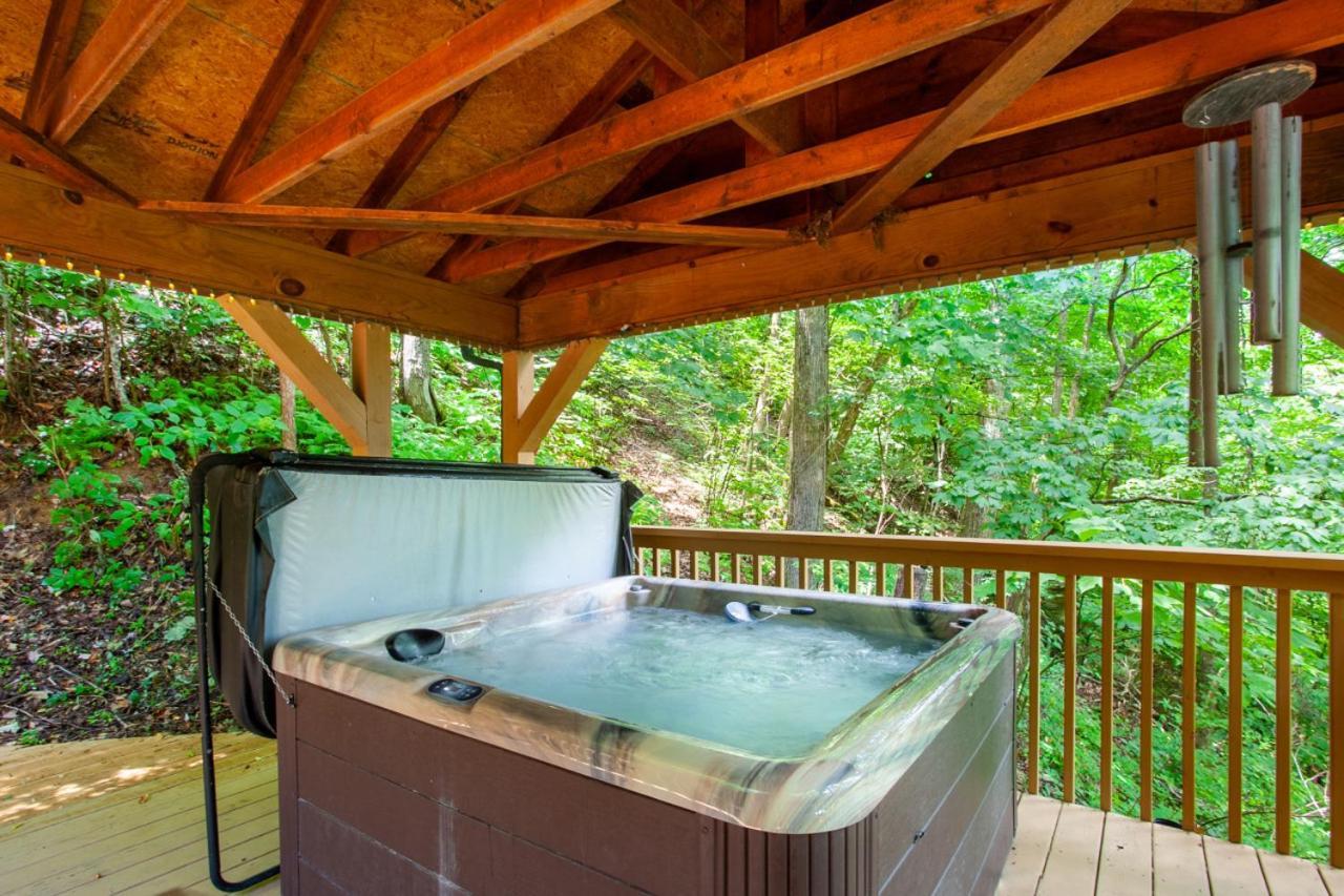 Ravens Hollow Private Pool Hot Tub Games