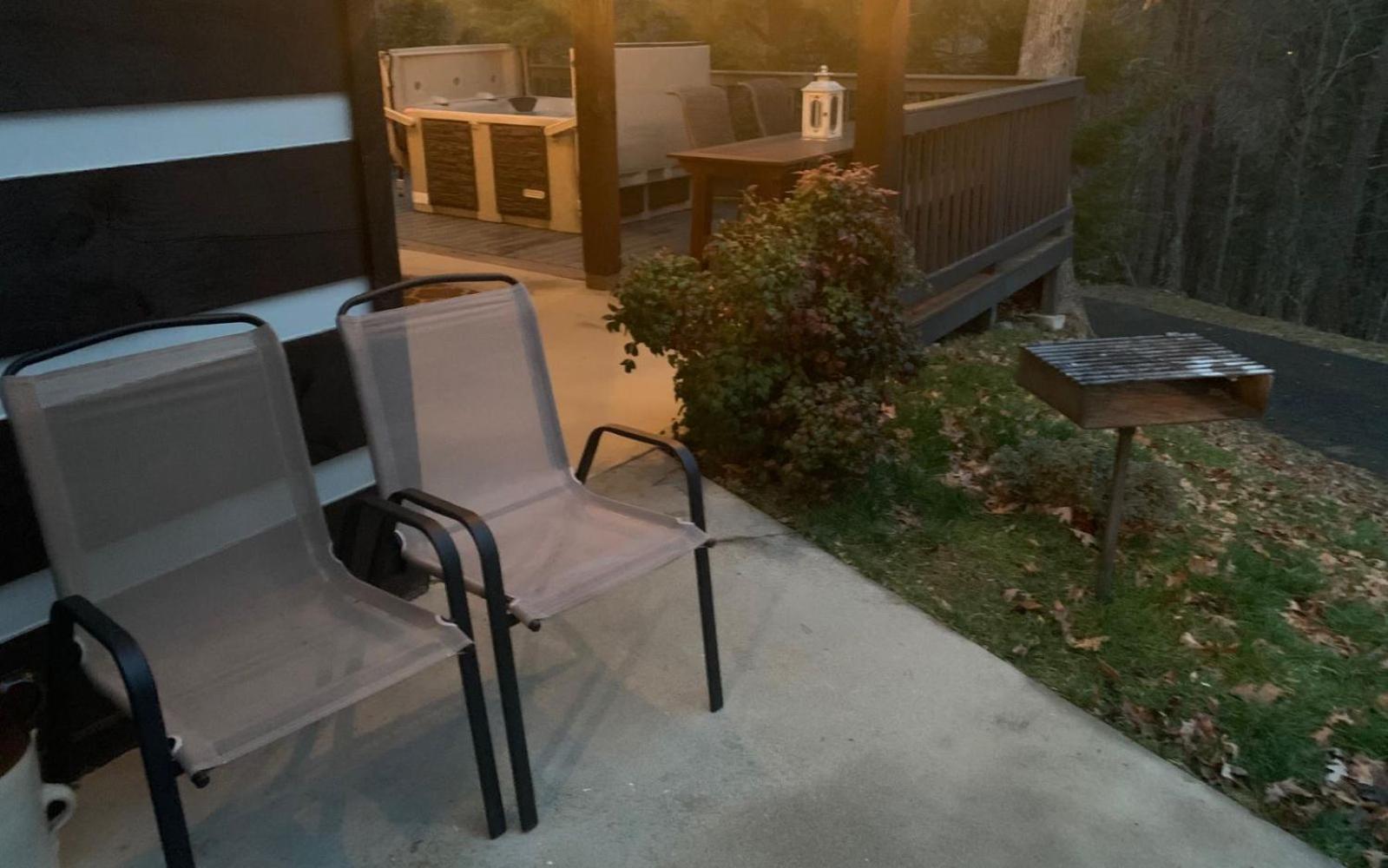 Holiday home Wooded Bliss Hot Tub Single Level With No Steps Rocking Chairs And Wooded Views