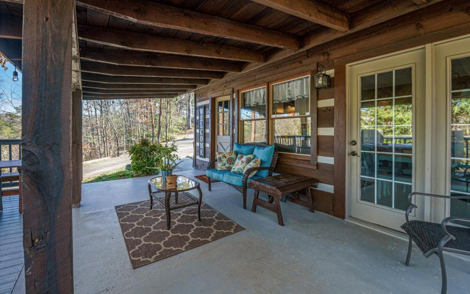 Holiday home Wooded Bliss Hot Tub Single Level With No Steps Rocking Chairs And Wooded Views