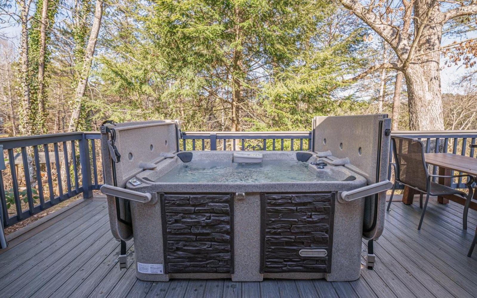 Wooded Bliss Hot Tub Single Level With No Steps Rocking Chairs And Wooded Views Pigeon Forge