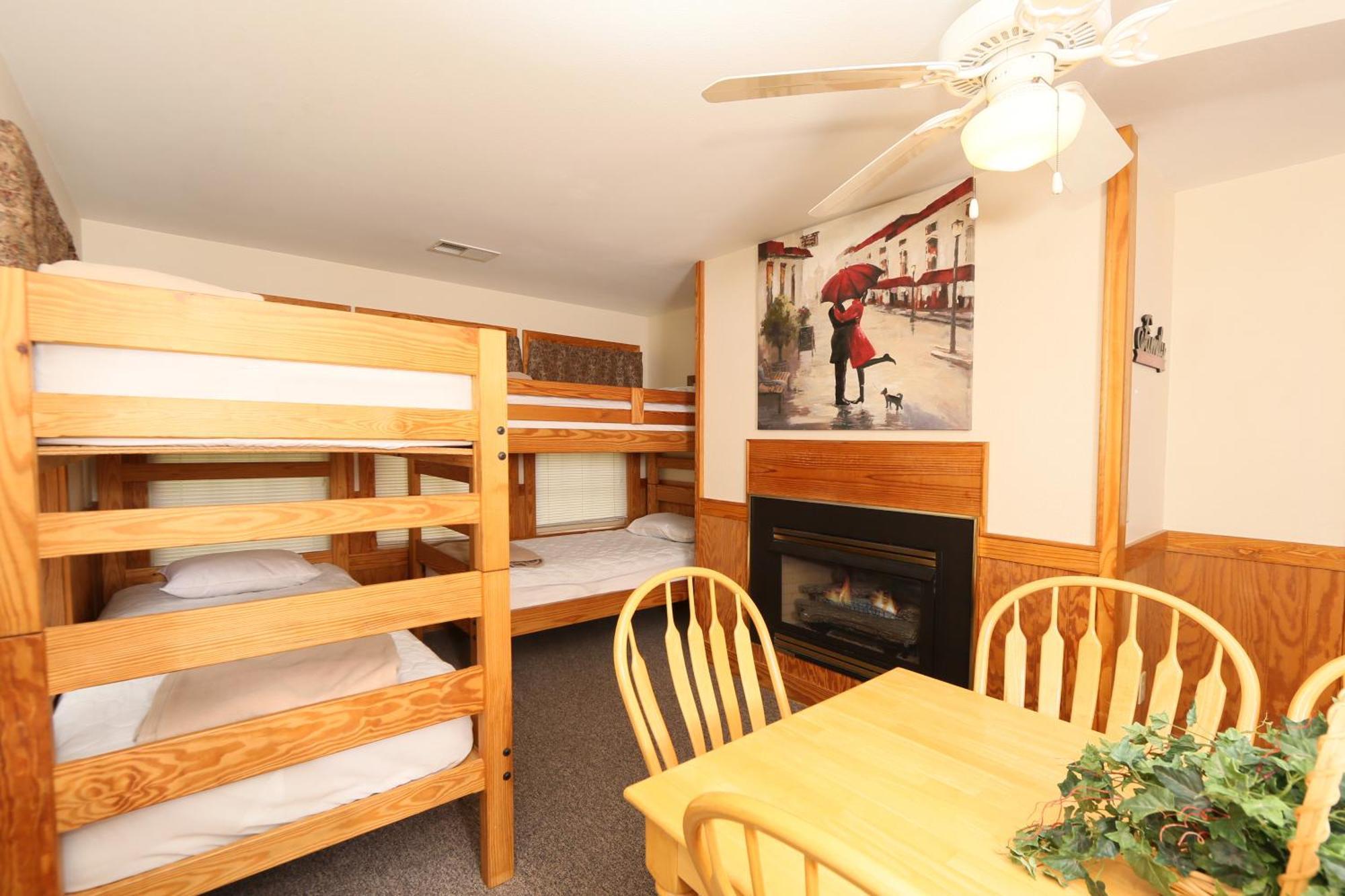 Holly Grove By Eden Crest Chalet *