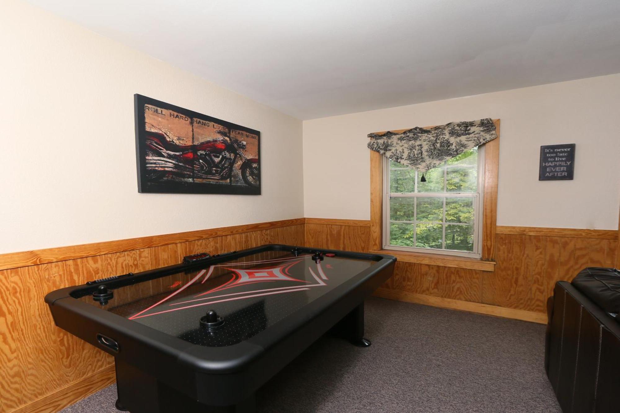 Holly Grove By Eden Crest * Pigeon Forge