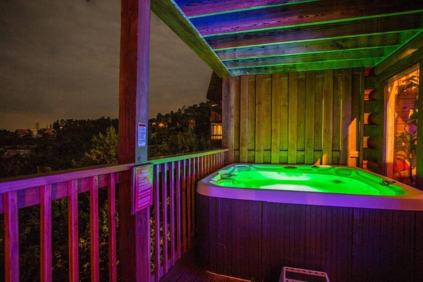 Amazing Views, Pool, Hot Tub, Pool Table, Arcade Holiday home Pigeon Forge