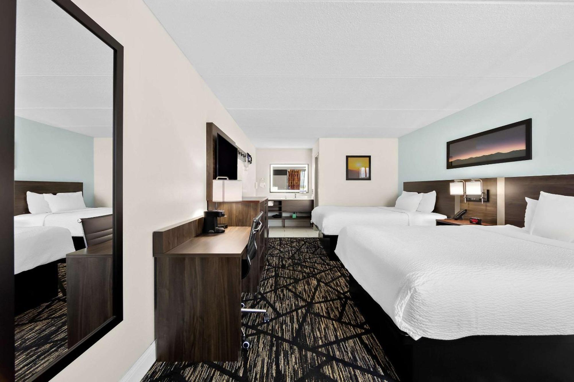 Clarion & Near The Leconte Center 2* Pigeon Forge
