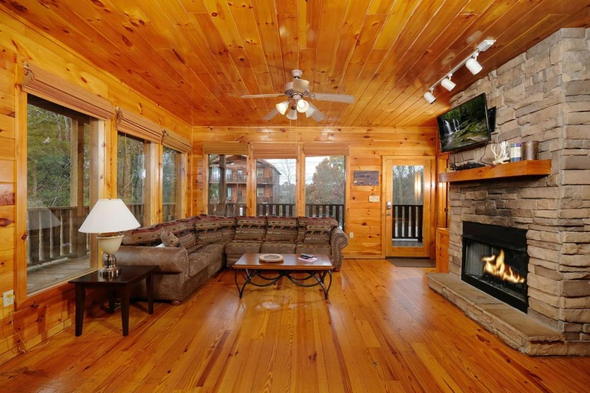 Spacious 5br Sleeps 18 Gameroom Theater Views Free Attraction Tickets Holiday home *