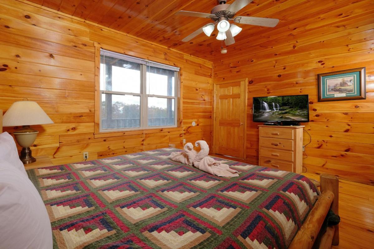 Spacious 5br Sleeps 18 Gameroom Theater Views Free Attraction Tickets * Pigeon Forge