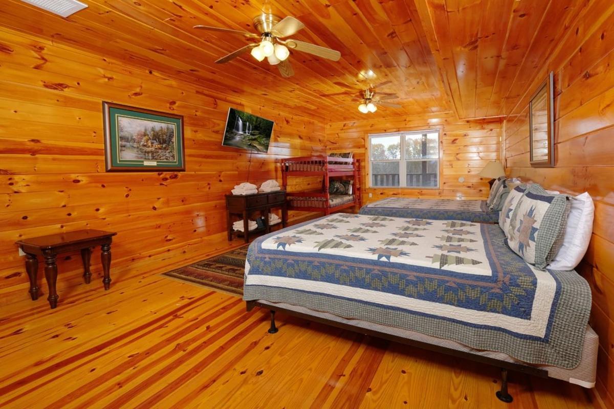 Spacious 5br Sleeps 18 Gameroom Theater Views Free Attraction Tickets *