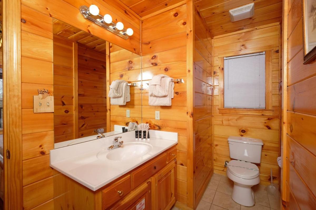 Spacious 5br Sleeps 18 Gameroom Theater Views Free Attraction Tickets