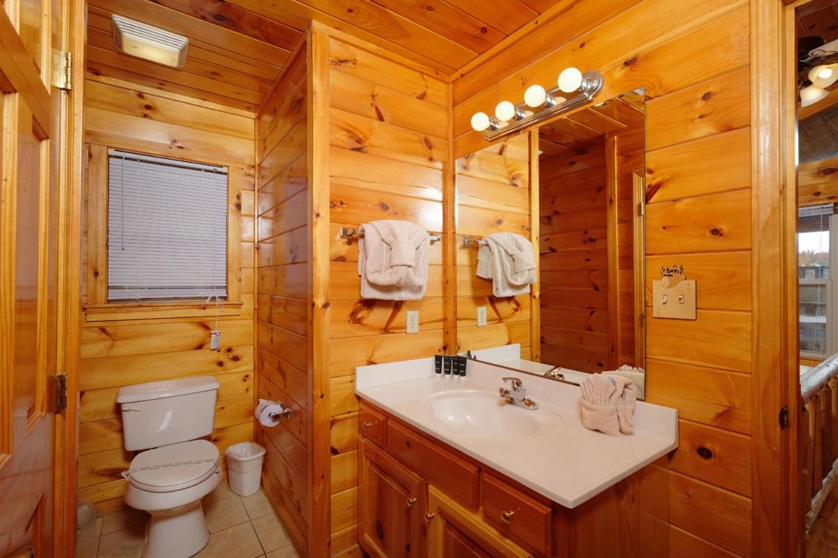 Spacious 5br Sleeps 18 Gameroom Theater Views Free Attraction Tickets