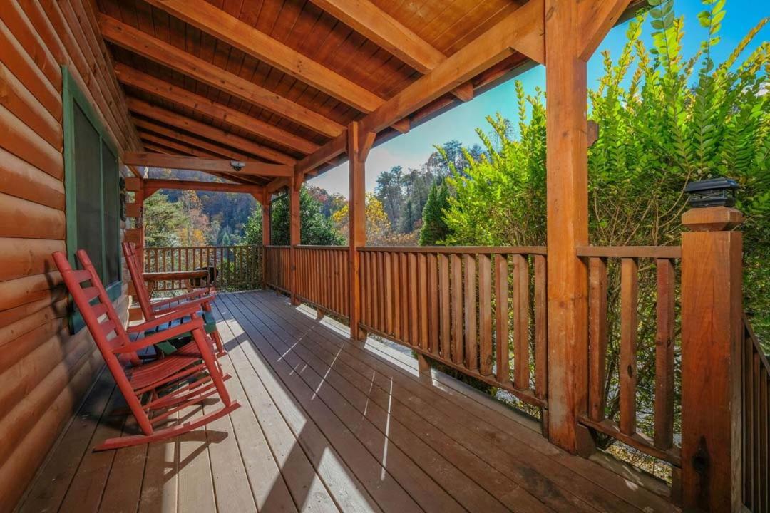 Very Cozy 2br Hot Tub Pool Table Free Attraction Tickets Pigeon Forge
