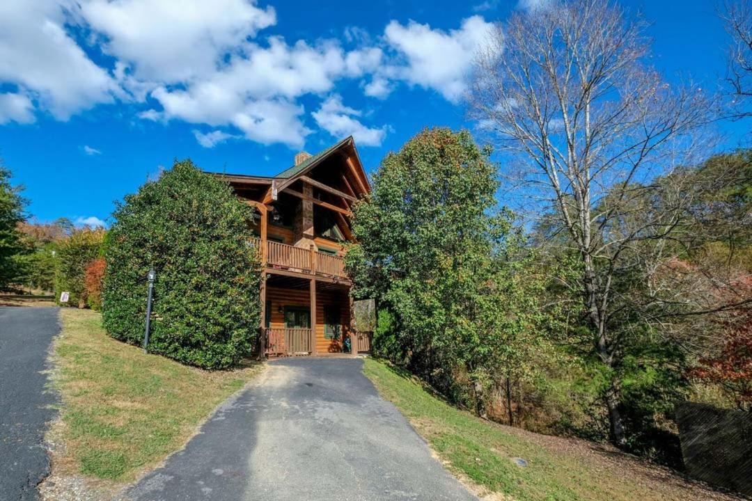 Very Cozy 2br Hot Tub Pool Table Free Attraction Tickets Holiday home Pigeon Forge