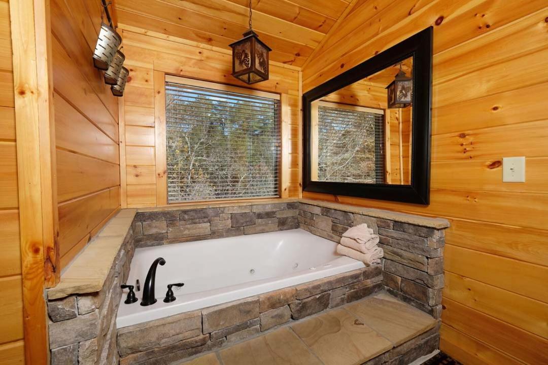 Very Cozy 2br Hot Tub Pool Table Free Attraction Tickets * Pigeon Forge
