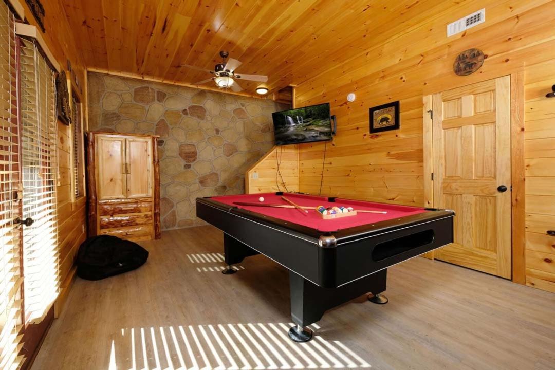 Very Cozy 2br Hot Tub Pool Table Free Attraction Tickets Pigeon Forge