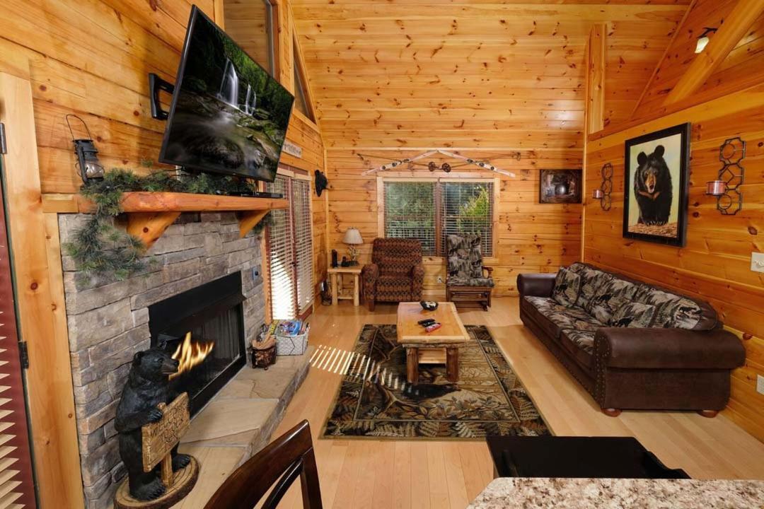 Very Cozy 2br Hot Tub Pool Table Free Attraction Tickets *