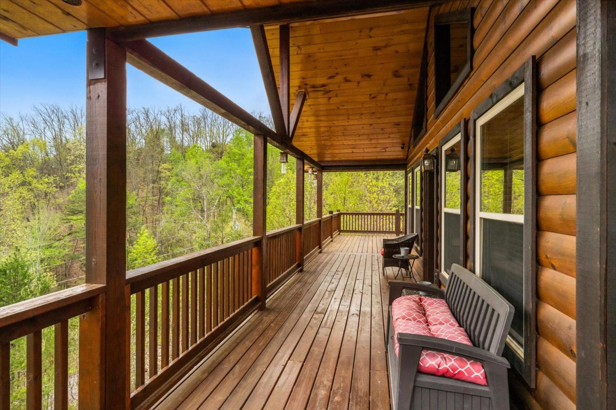 Holiday home Modern 3br Views Hot Tub Fire Pit Gameroom Free Attraction Tickets Pigeon Forge