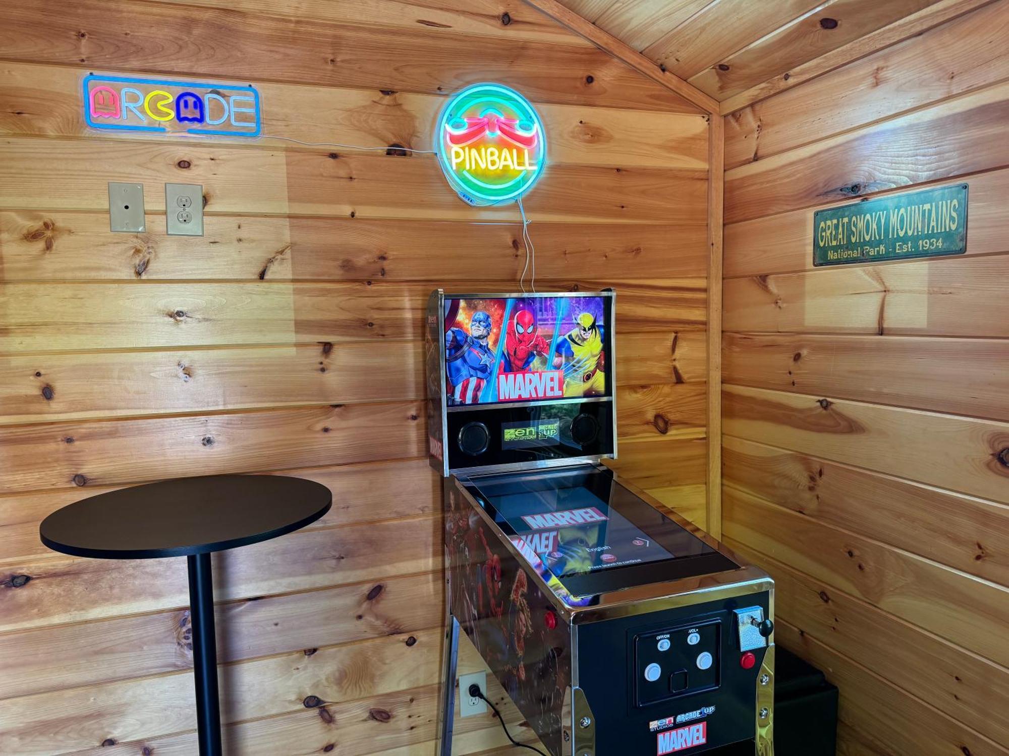 Modern 3br Views Hot Tub Fire Pit Gameroom Free Attraction Tickets Pigeon Forge