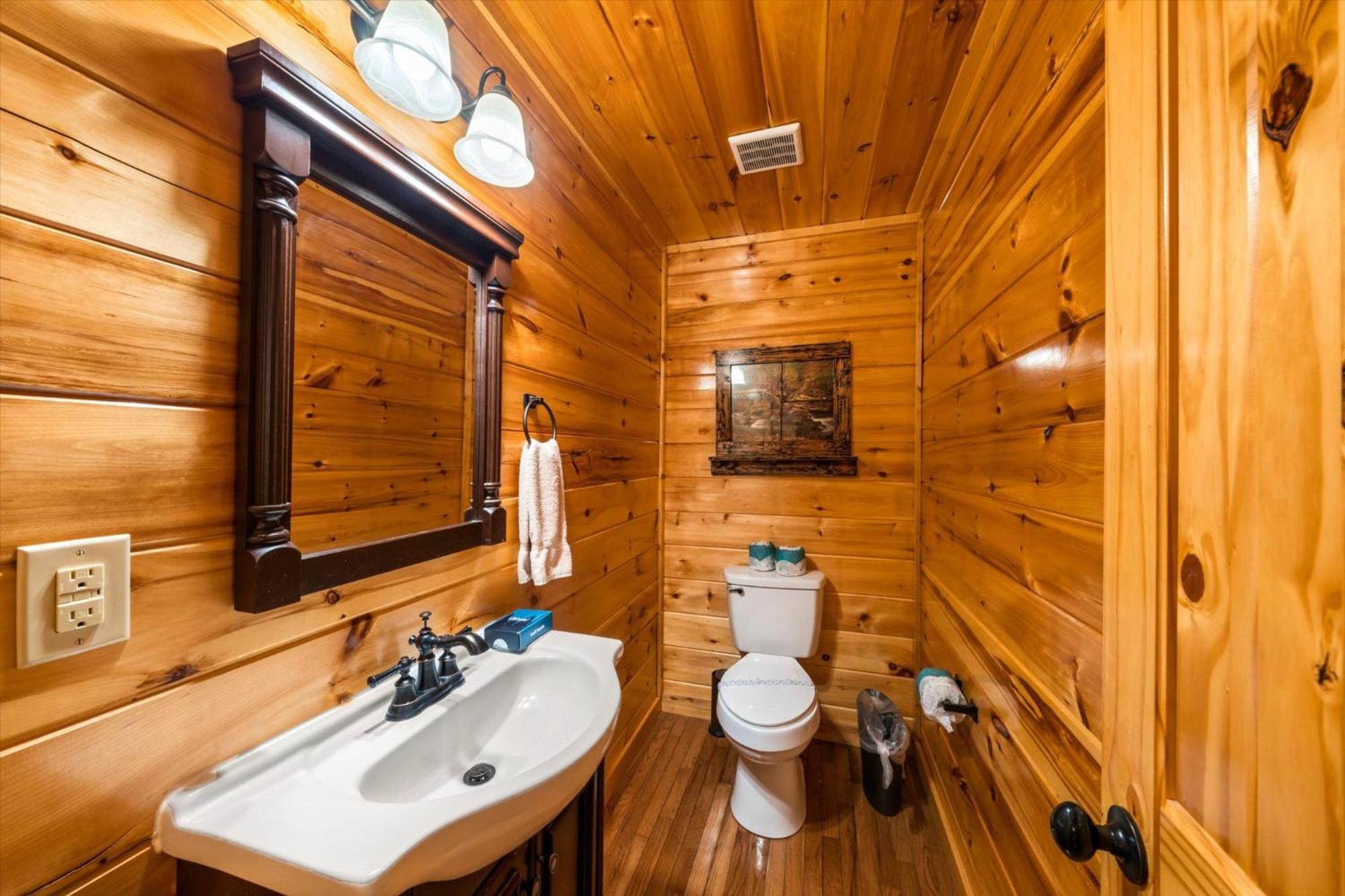 Modern 3br Views Hot Tub Fire Pit Gameroom Free Attraction Tickets * Pigeon Forge